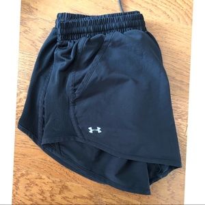 UNDER ARMOUR ATHLETIC SHORTS